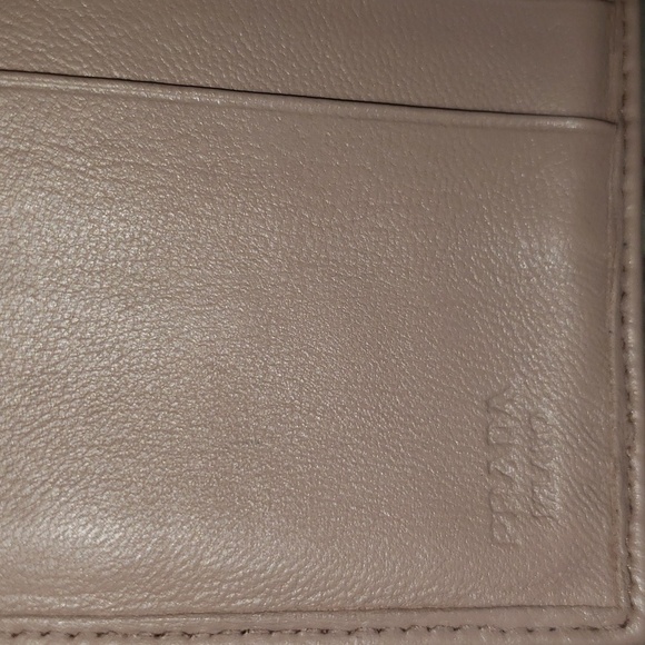 Authentic Prada Wallet on Chain - Picture 7 of 12